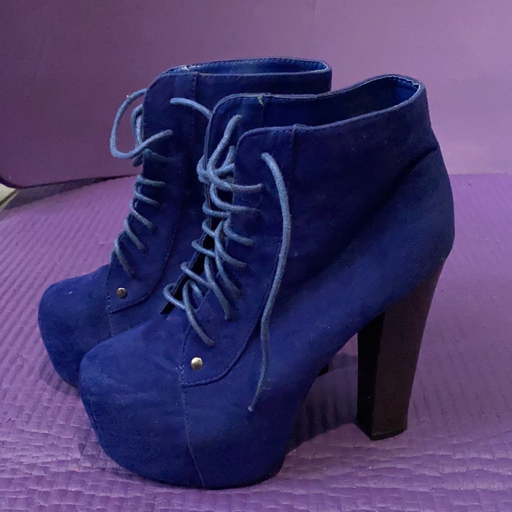 Heels - Picture 3 of 6